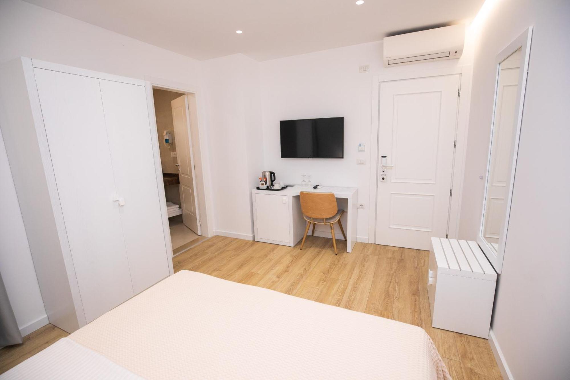 Hotel Elior Tirana Zimmer foto